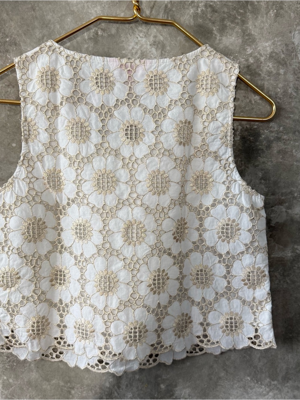 Lilly Pulitzer White Floral Lace Cropped Tank with Gold Accents (B21) - Picture 4 of 7